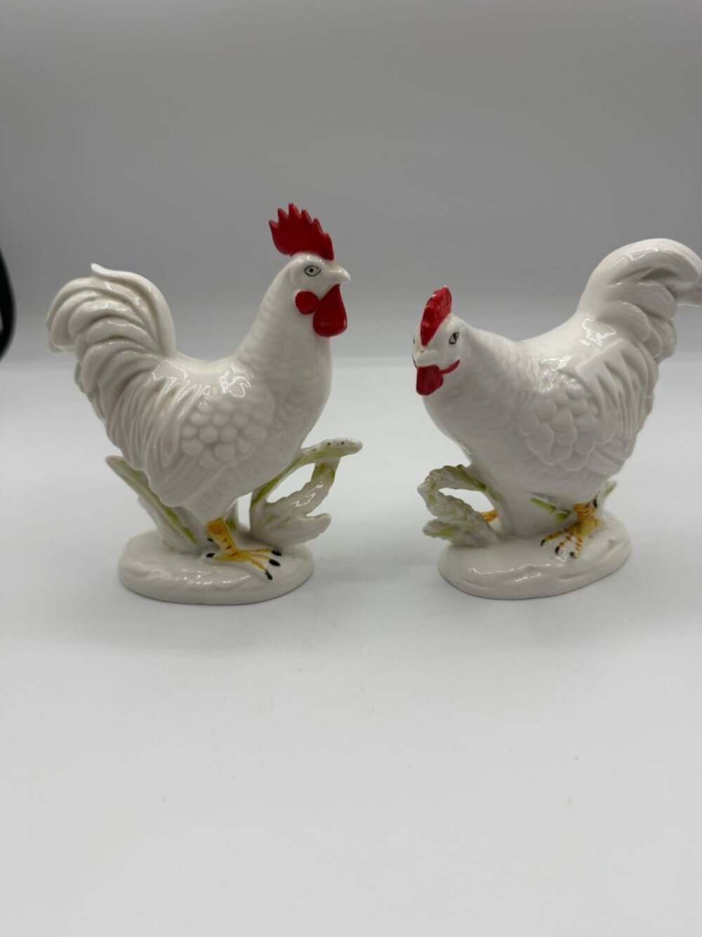 Lefton 2196 Set of 2 Vtg White Rooster Chickens Figurines Farmhouse Decor - Picture 2 of 9